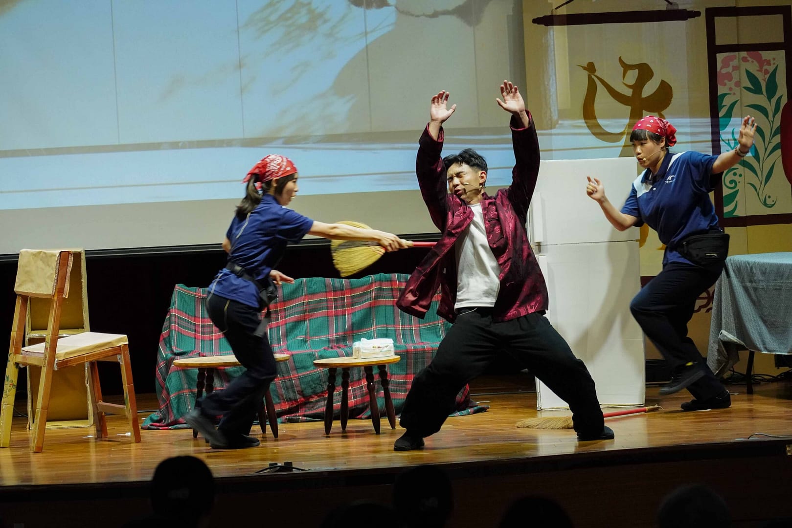 kung fu fighting with a Thrilling dodge